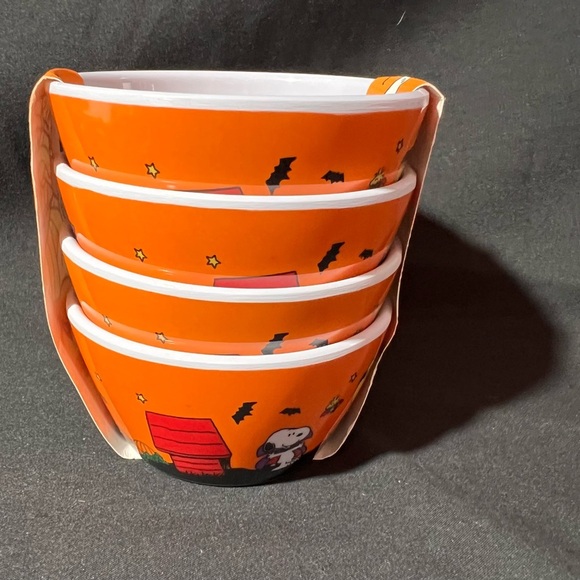 Peanuts Snoopy Halloween Trick-or-Treat Snack Bowls (Set of 4) - Picture 3 of 4